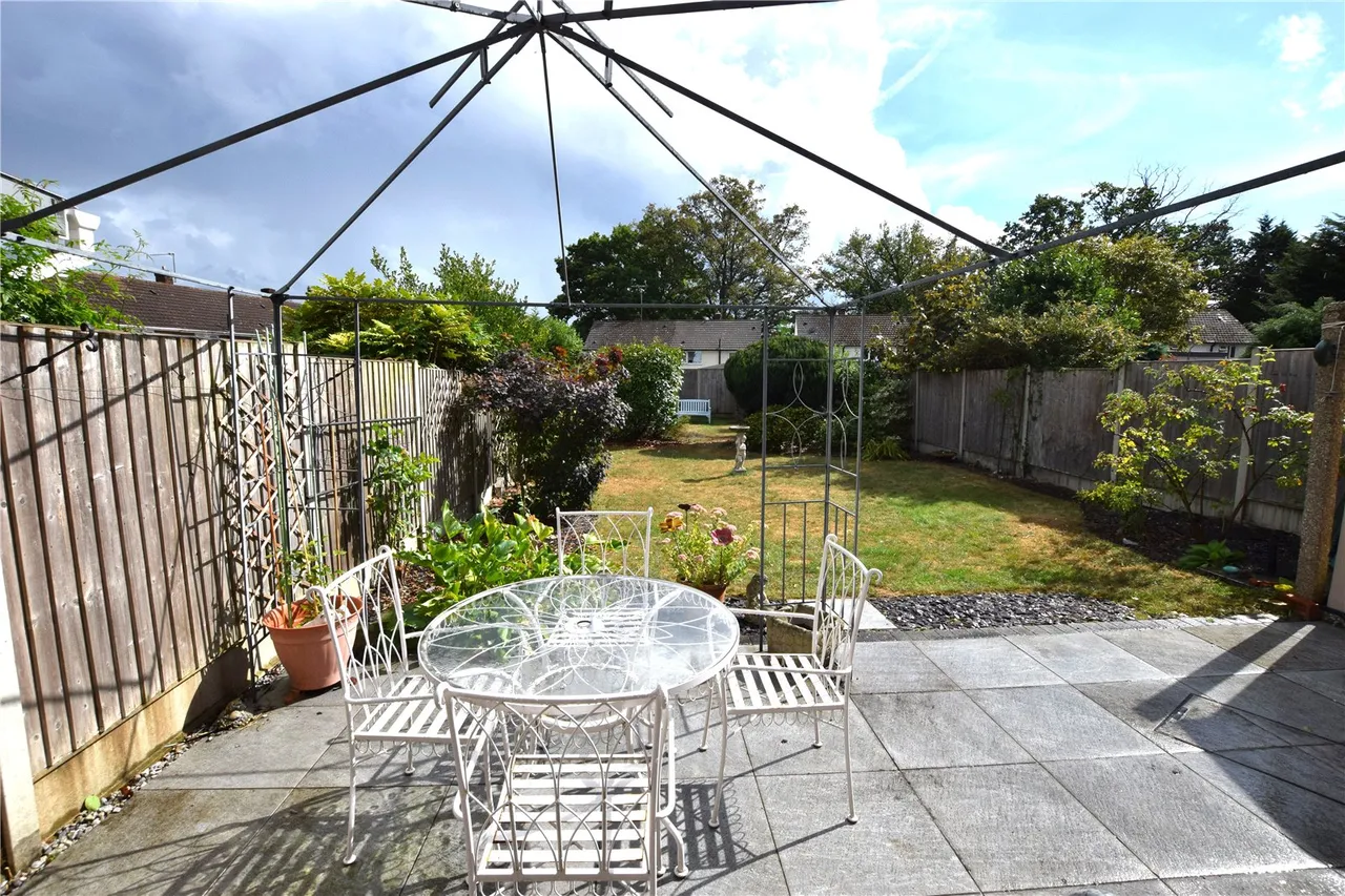 Perring Avenue, Farnborough, Hampshire, GU14 9DA, photo 11