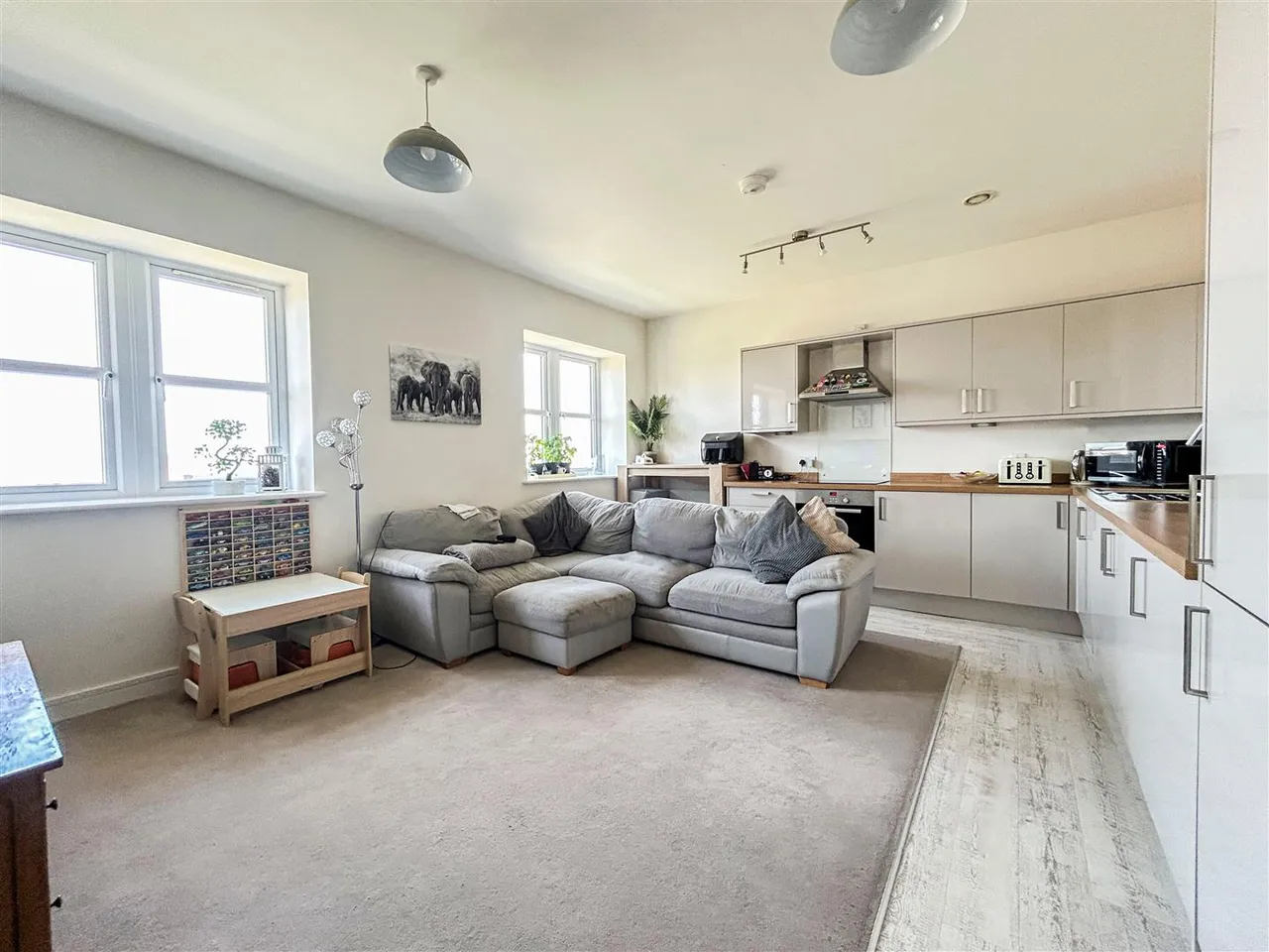 1 bed second floor for sale — Beresford House, Portland, DT5 1FS