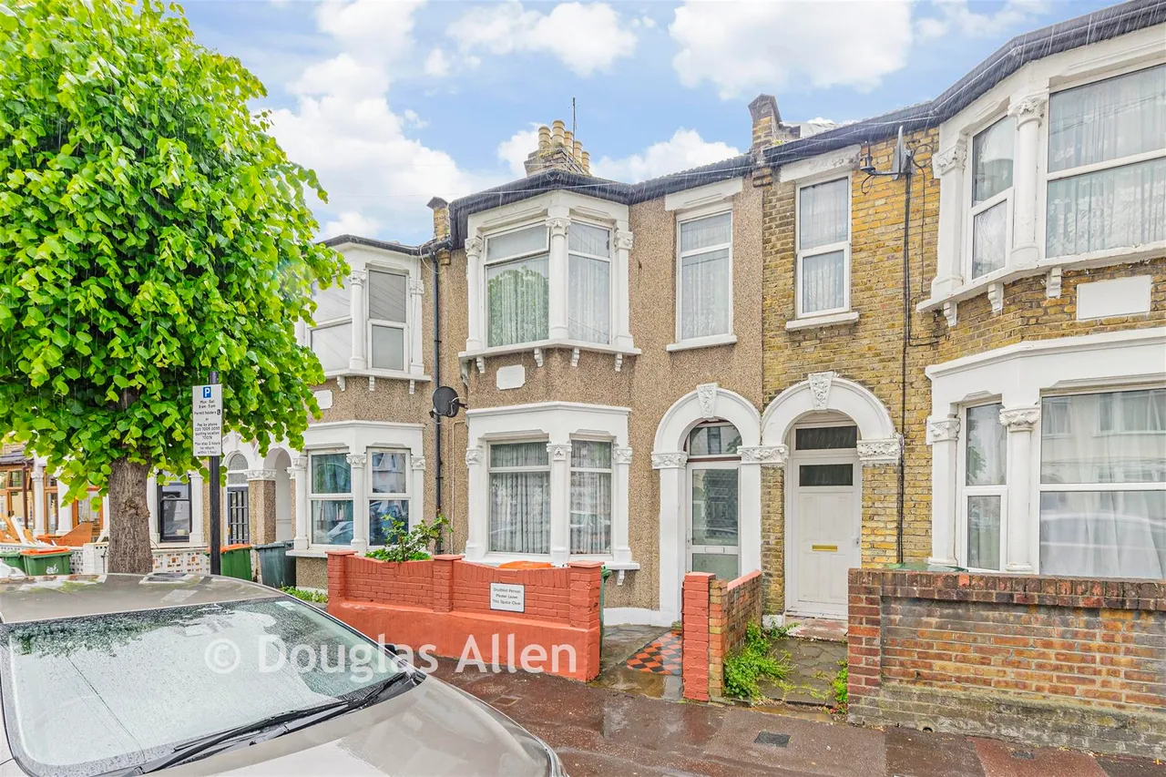 3 bed house for sale, Michigan Avenue, London, E12