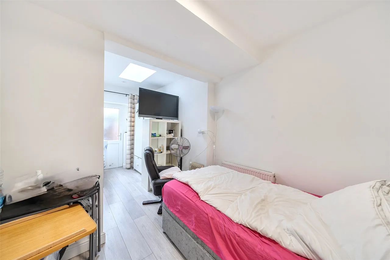Whistler Gardens, Edgware, HA8 5TU, photo 4