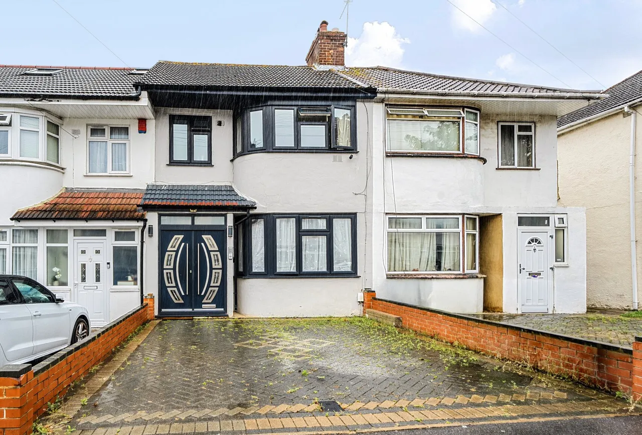 Whistler Gardens, Edgware, HA8 5TU, photo 2