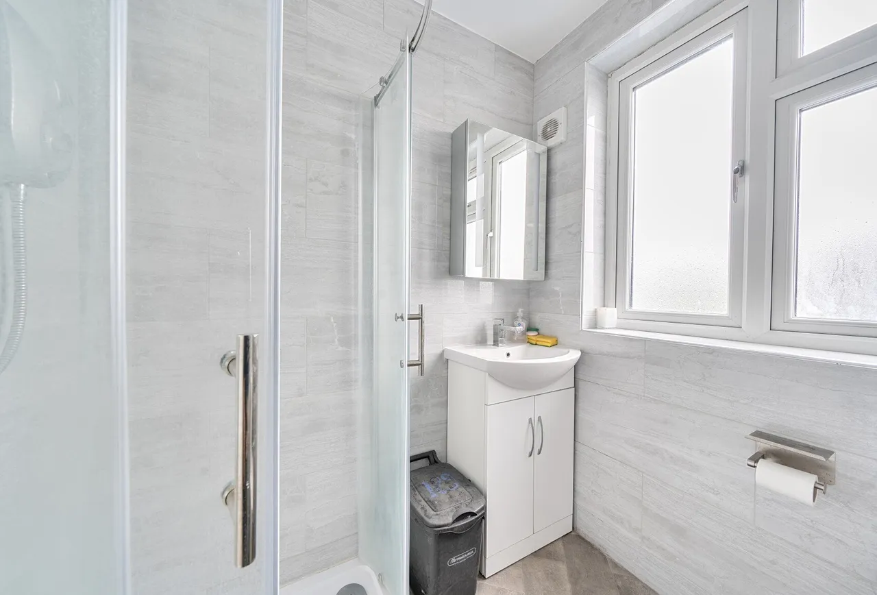 Whistler Gardens, Edgware, HA8 5TU, photo 14
