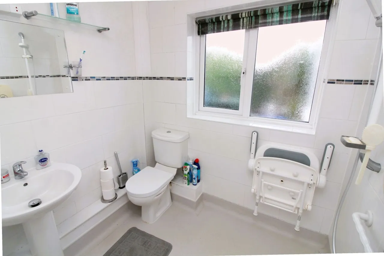 Martyn Close, Combwich, TA5, photo 17