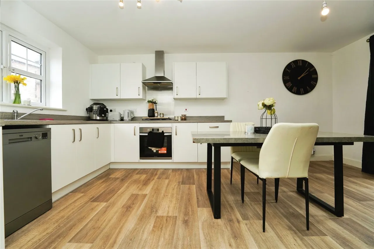 Ironbridge Road, Twigworth, Gloucester, Gloucestershire, GL2, photo 2