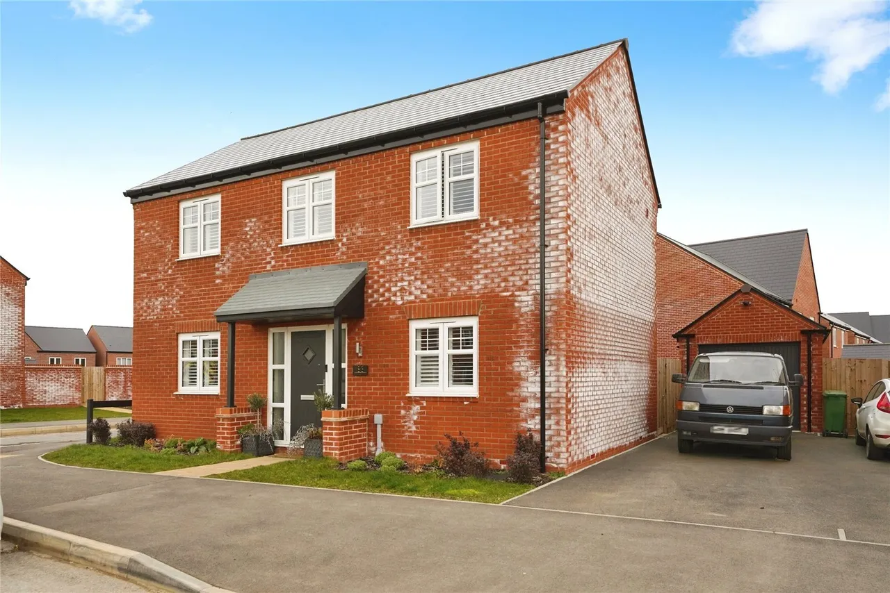 4 bed house for sale — Ironbridge Road, Twigworth, Gloucester, Gloucestershire, GL2