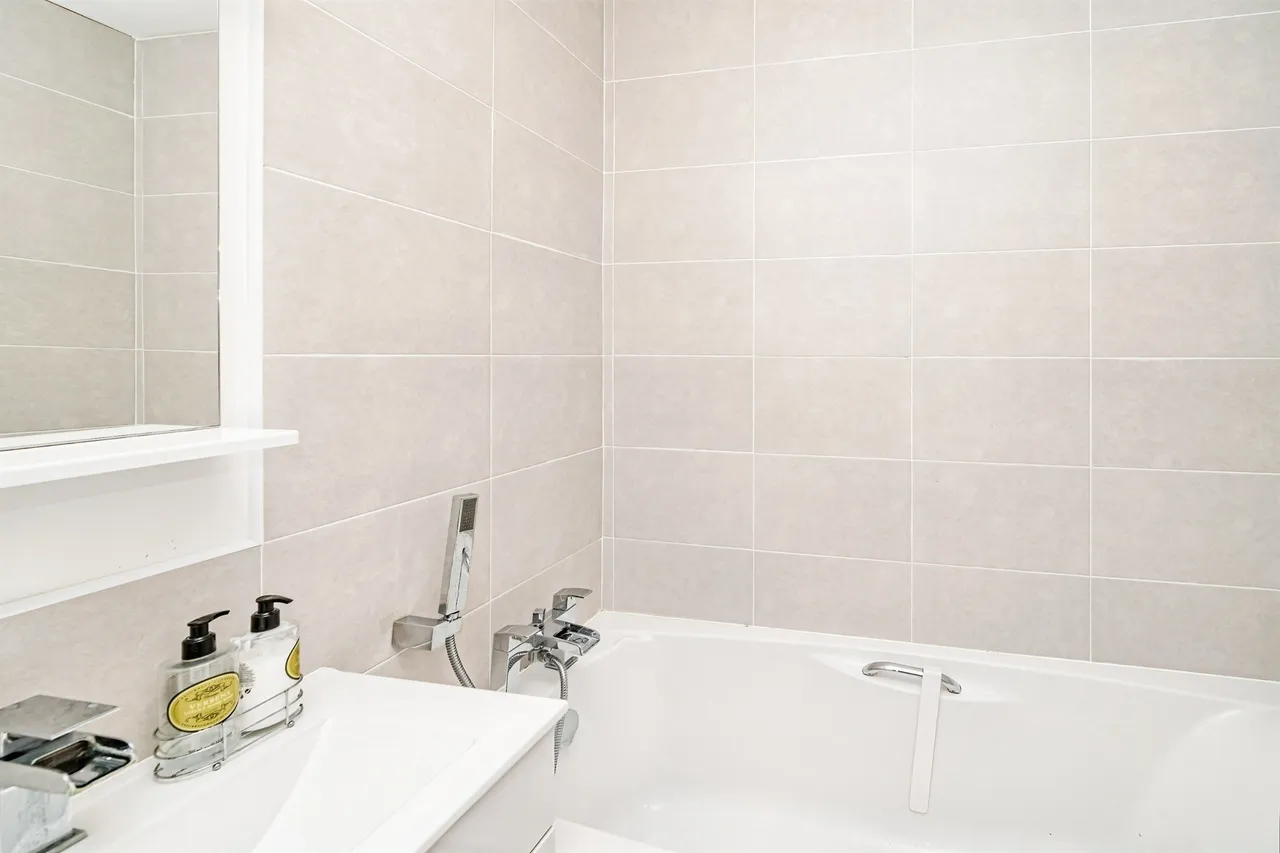 Willoughby Road, Slough, SL3, photo 10