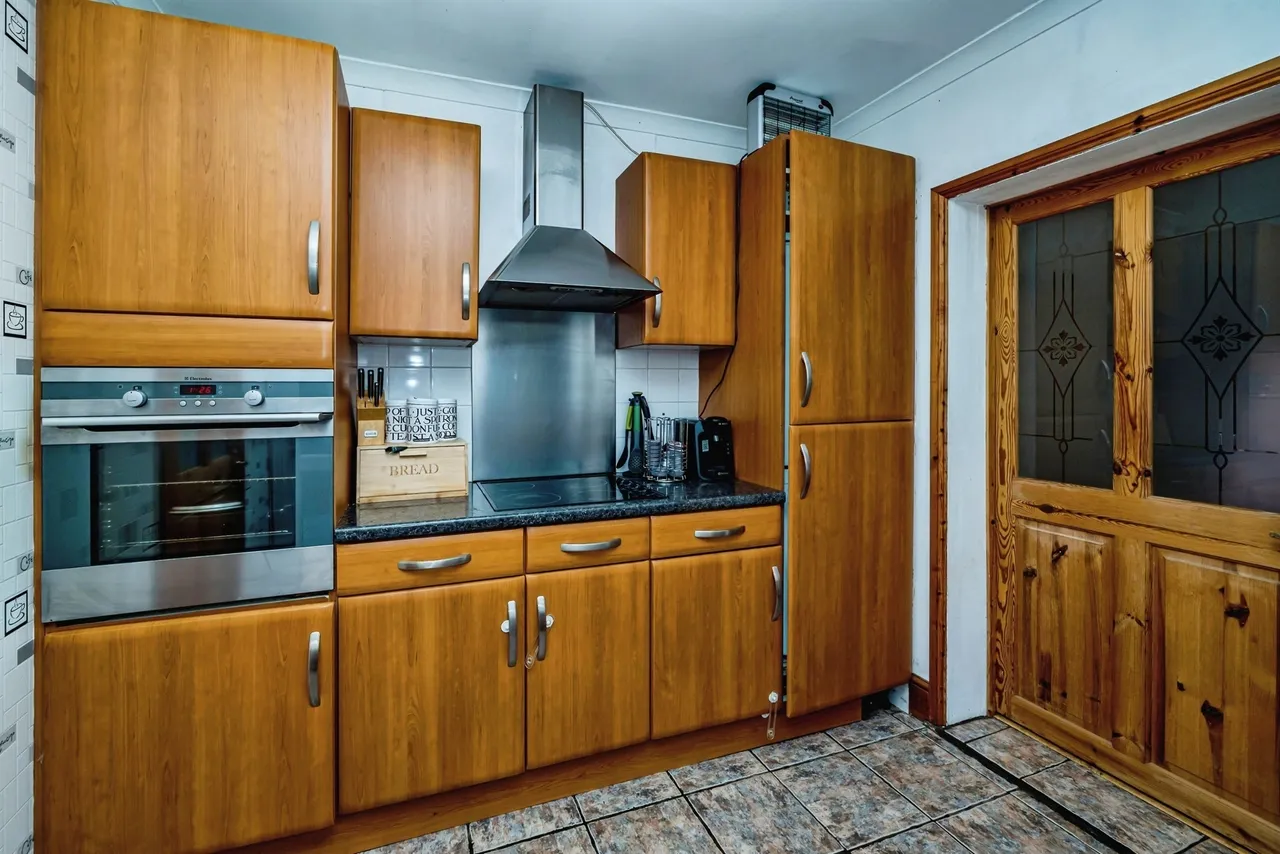 Willoughby Road, Slough, SL3, photo 13
