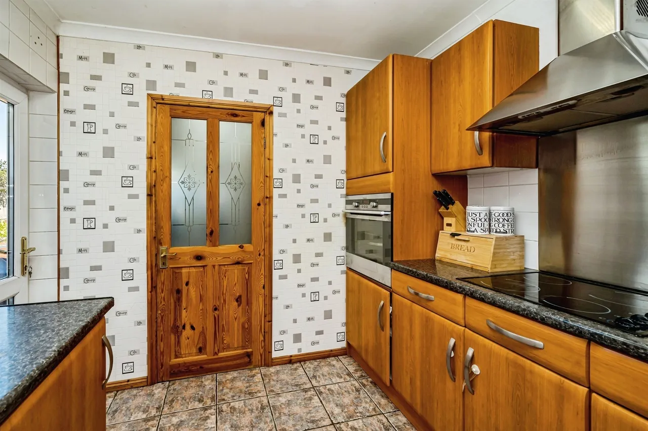 Willoughby Road, Slough, SL3, photo 15
