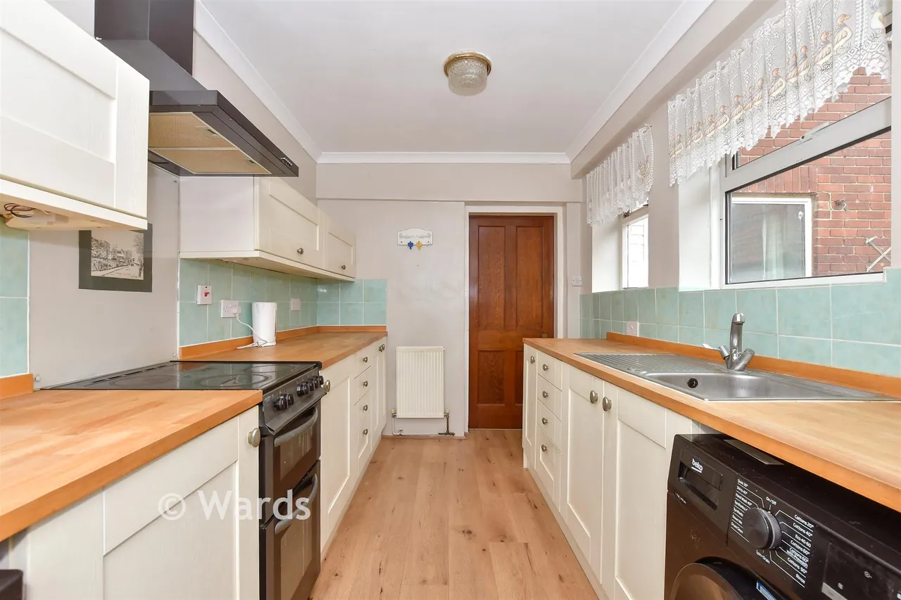Redsull Avenue, Deal, CT14, photo 12
