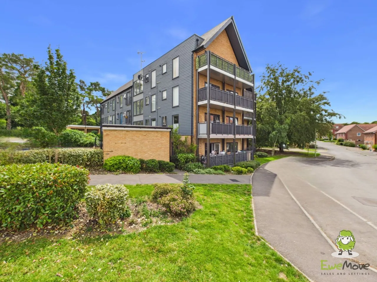 2 bed flat for sale, Blackmoor Drive, Basingstoke, RG24