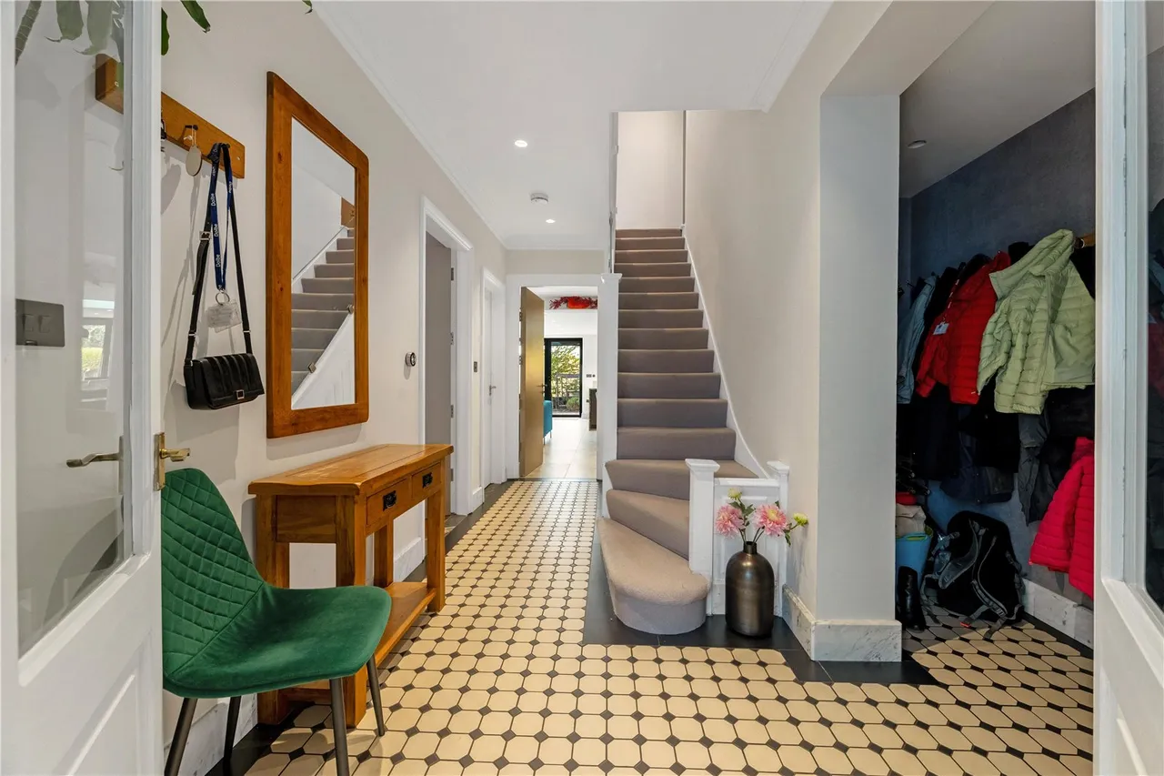 Park Way, Enfield, photo 14