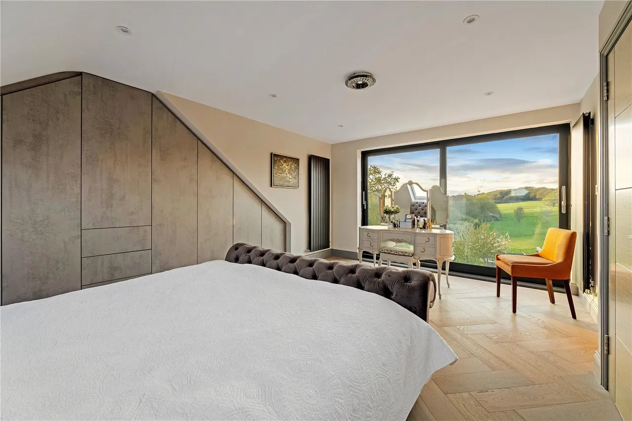 Park Way, Enfield, photo 15