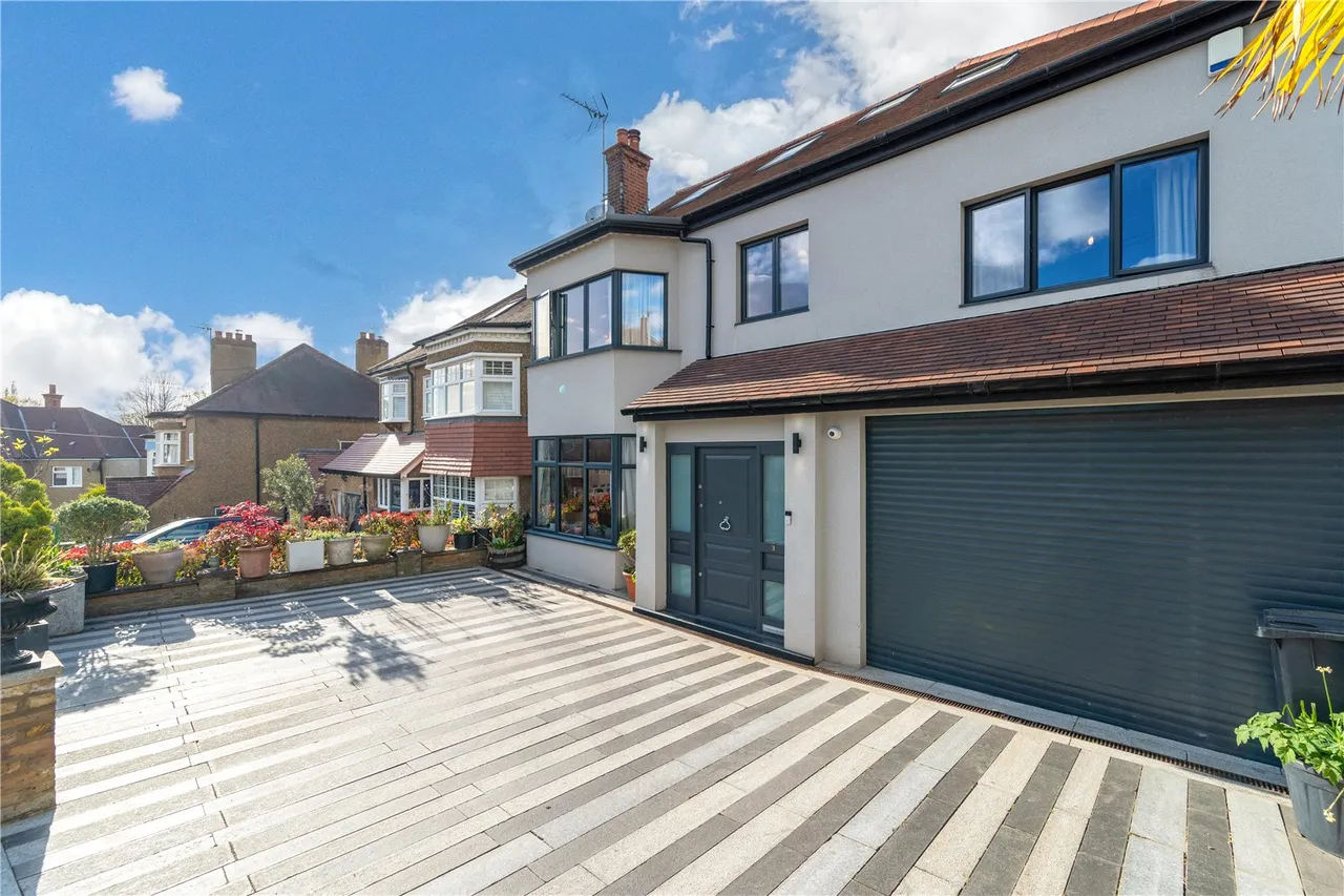 Park Way, Enfield, photo 29