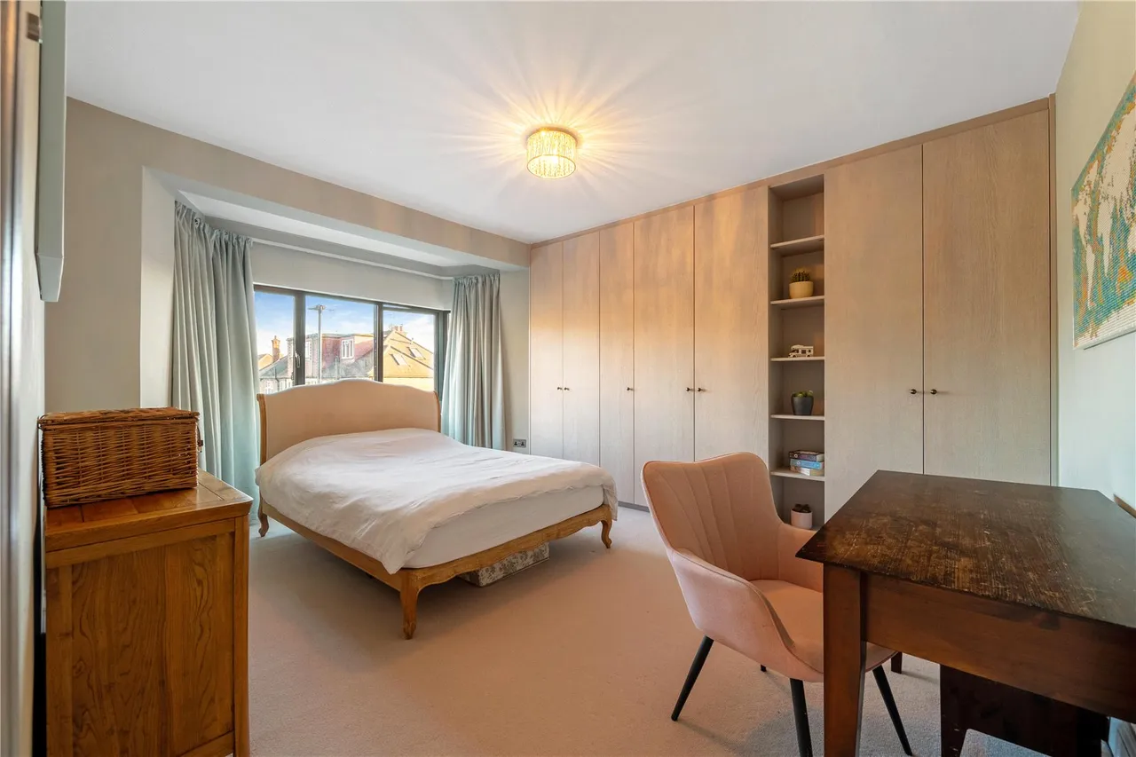 Park Way, Enfield, photo 18