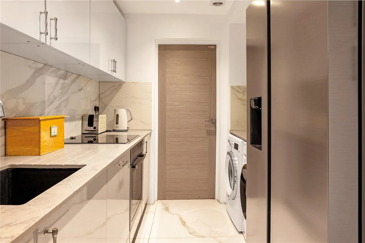 Park Way, Enfield, photo 13