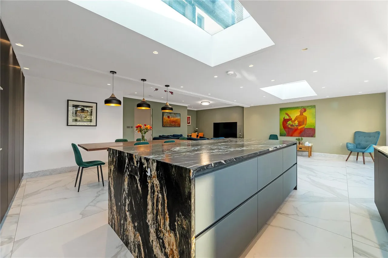 Park Way, Enfield, photo 9