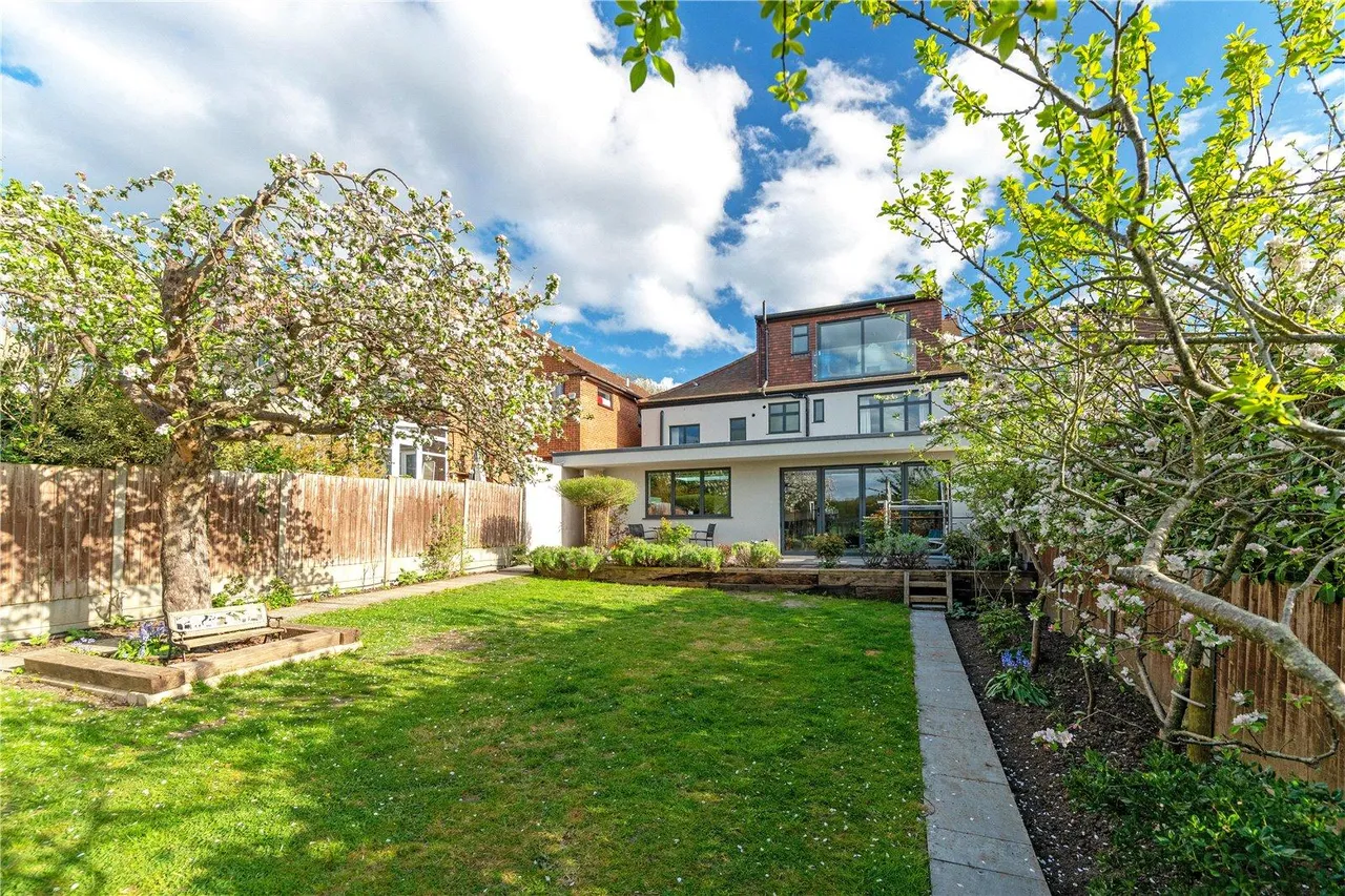 Park Way, Enfield, photo 30