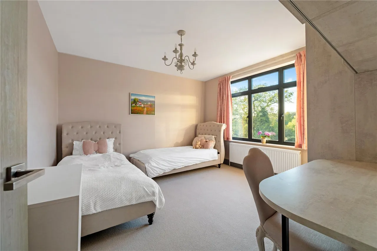 Park Way, Enfield, photo 19