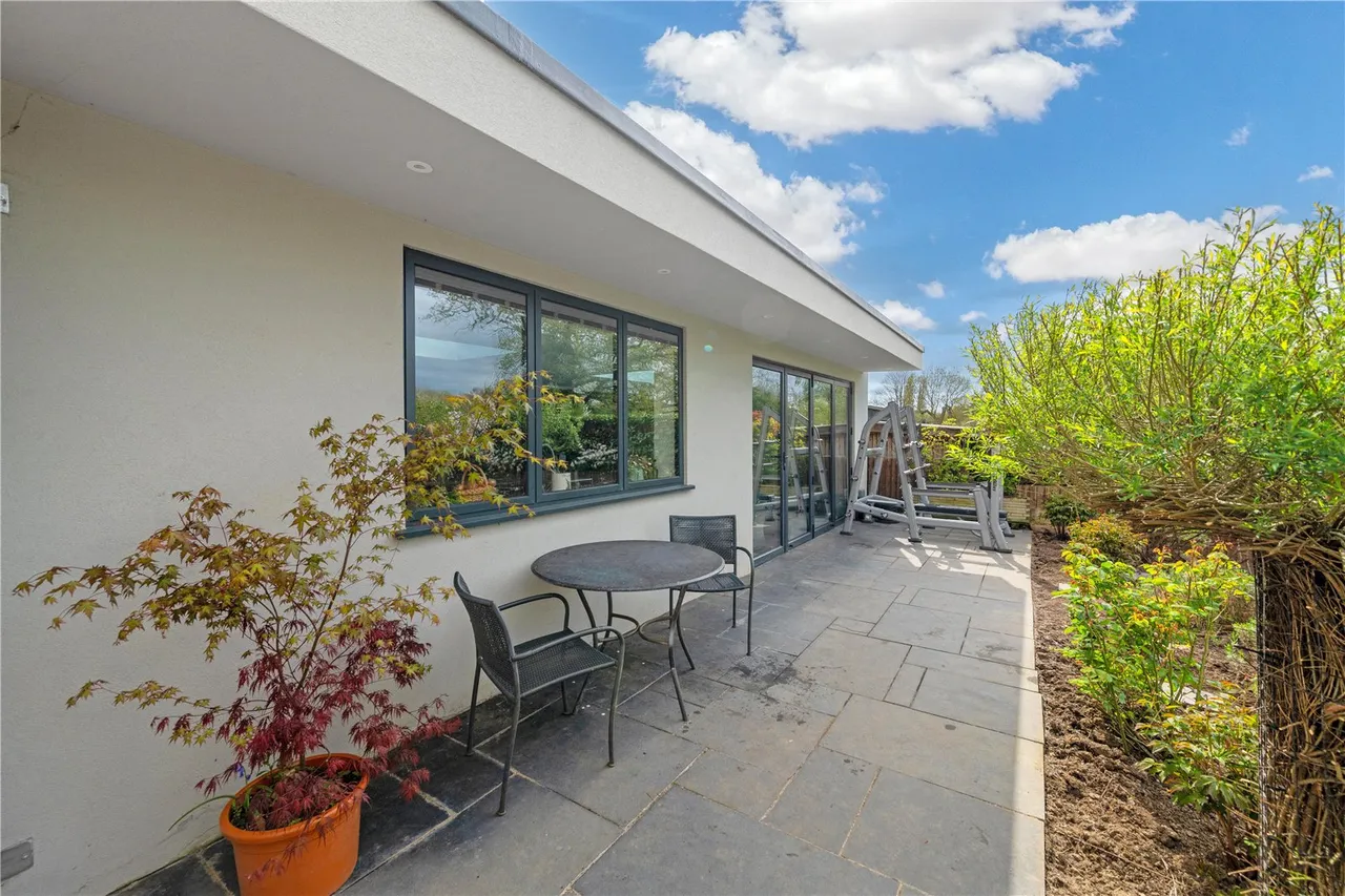 Park Way, Enfield, photo 36