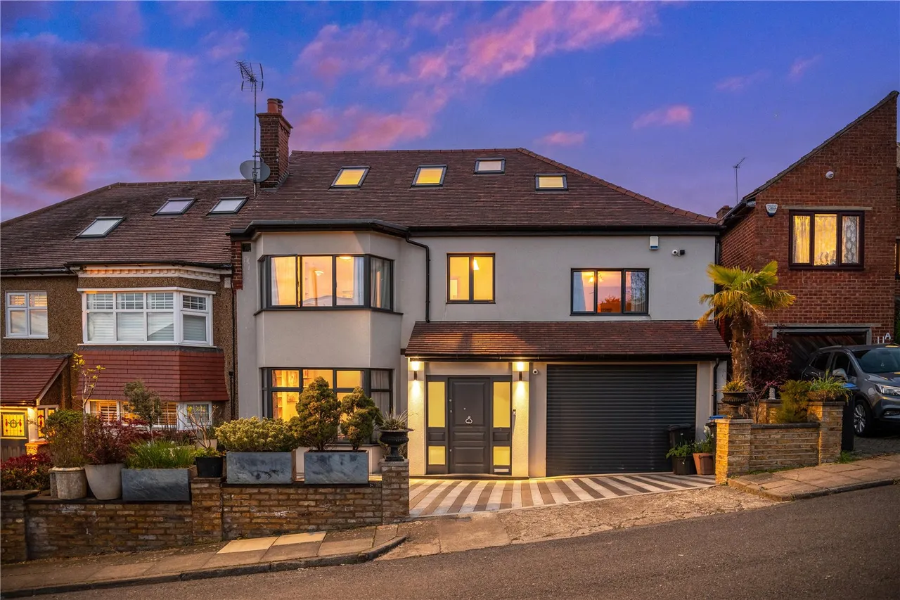 Park Way, Enfield, photo 38