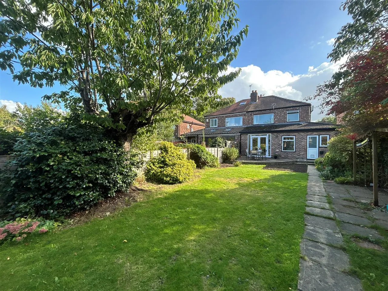 Bradshaw Hall Lane, Heald Green, photo 11