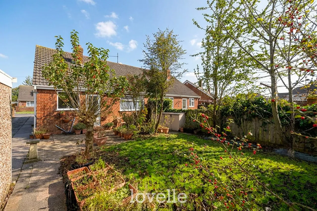 Pretymen Crescent, New Waltham, DN36, photo 19