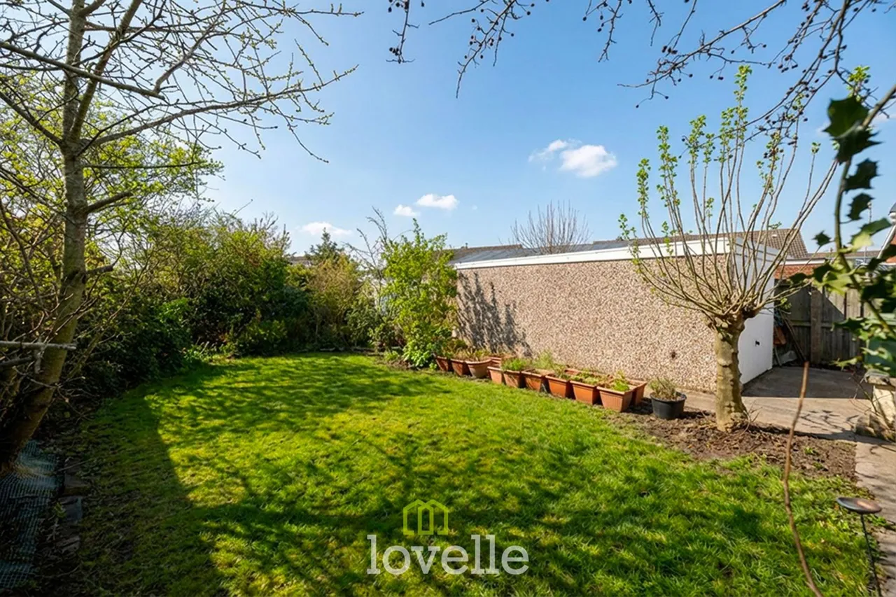 Pretymen Crescent, New Waltham, DN36, photo 3