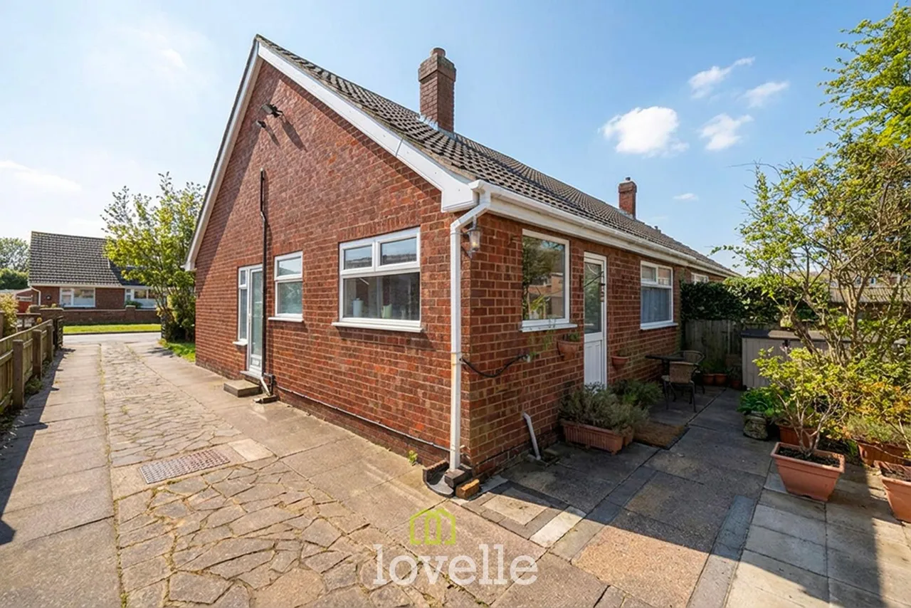 Pretymen Crescent, New Waltham, DN36, photo 17