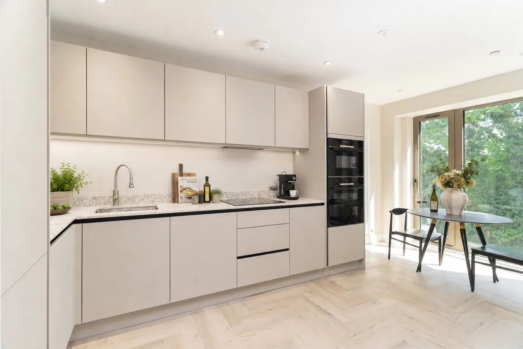 1 Smitham Bottom Lane, Purley CR8 3DE, photo 3