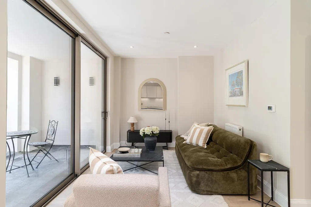 1 Smitham Bottom Lane, Purley CR8 3DE, photo 6
