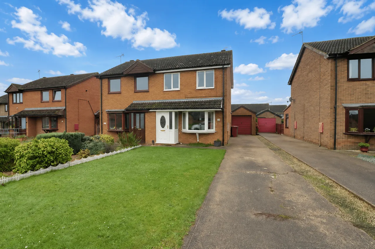 3 bed house for sale, Town Hill, Broughton, DN20