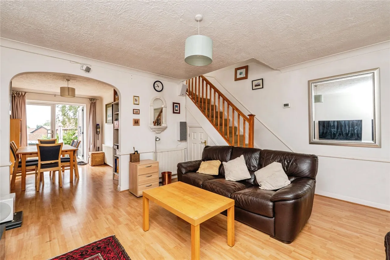 Hawkesworth Drive, Bagshot, Surrey, GU19 5QZ, photo 3