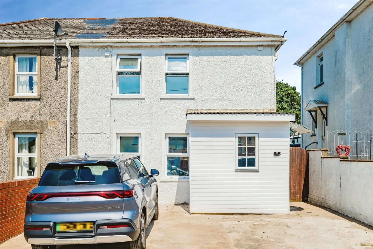 3 bed house for sale, Heol Ynysawdre BRIDGEND, CF32