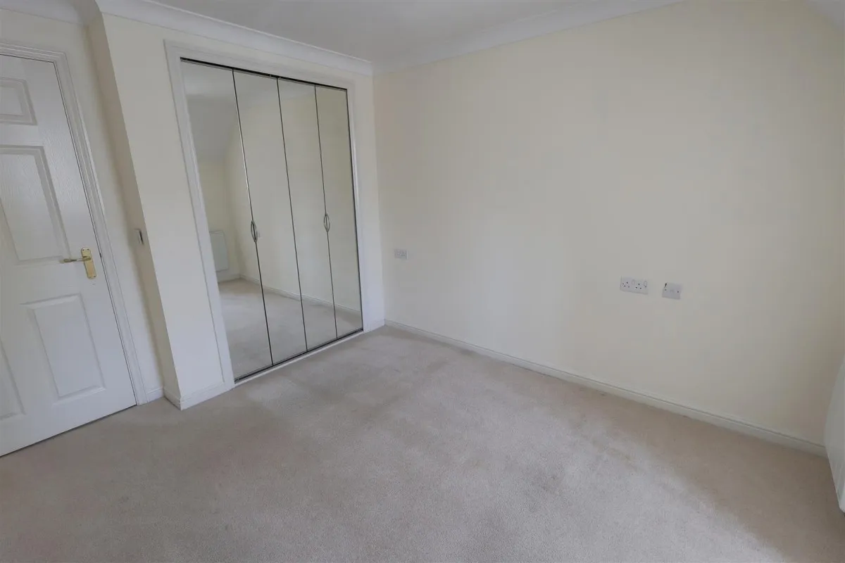 Daffodil Court, Newent, GL18, photo 4