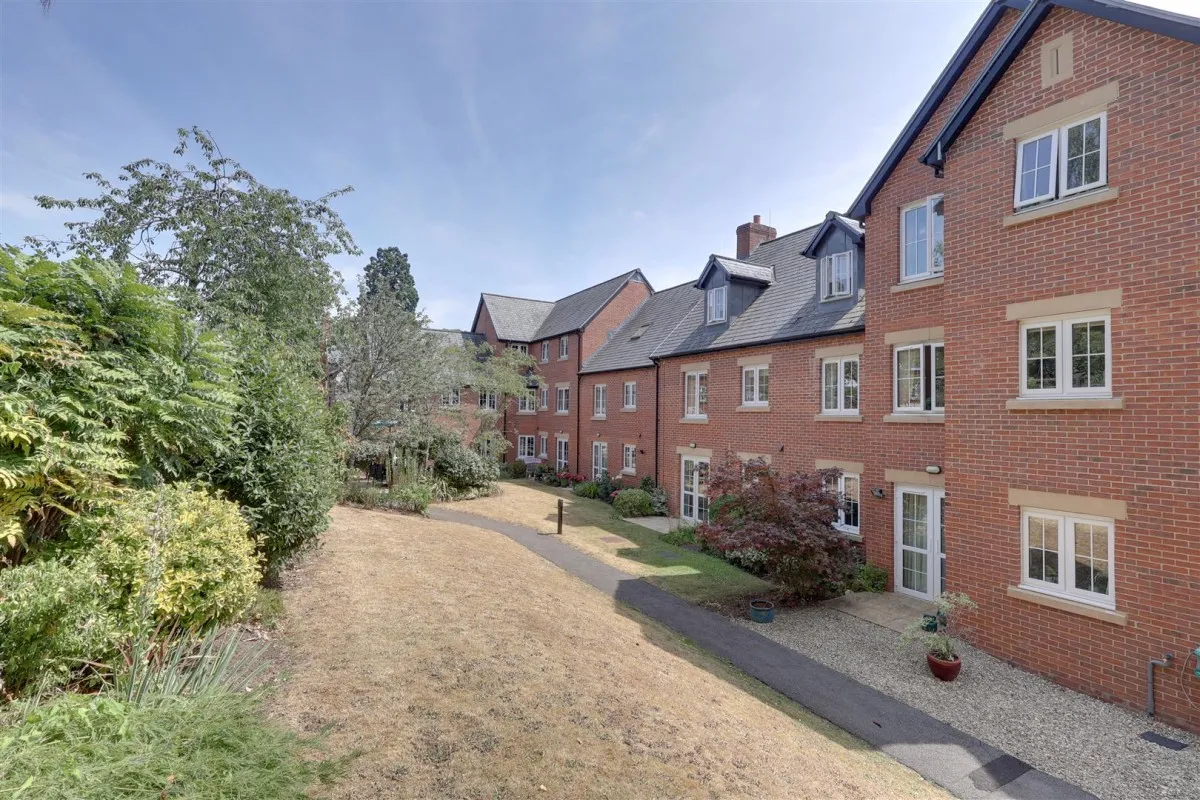 Daffodil Court, Newent, GL18, photo 9