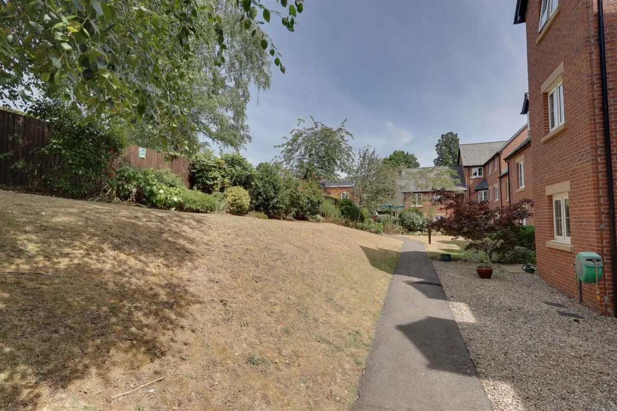 Daffodil Court, Newent, GL18, photo 11