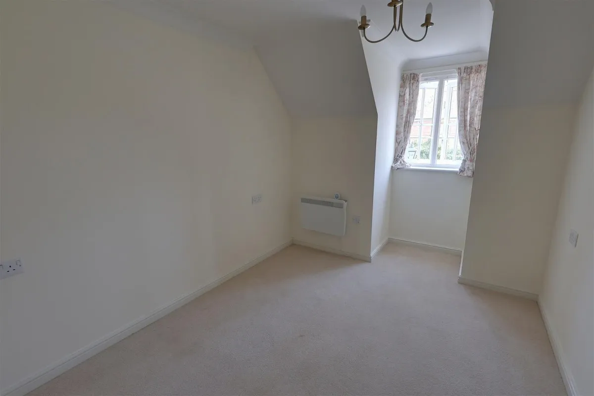 Daffodil Court, Newent, GL18, photo 7