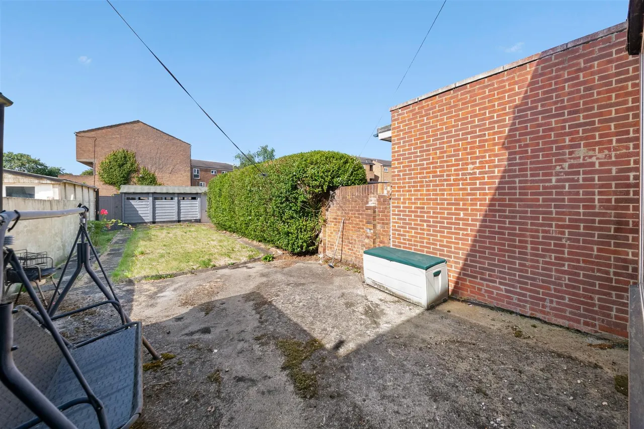 Bourne Avenue, Hayes, photo 12