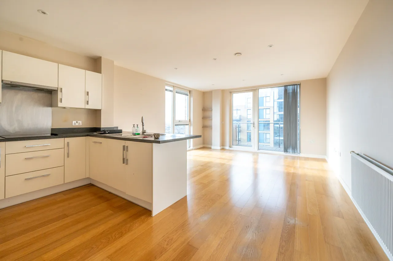 2 bed flat to rent, London, E17