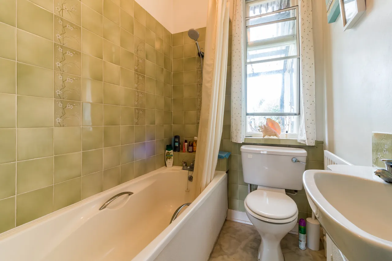 15 Woolsbridge Road, St. Leonards, Ringwood, BH24 2LP, photo 11