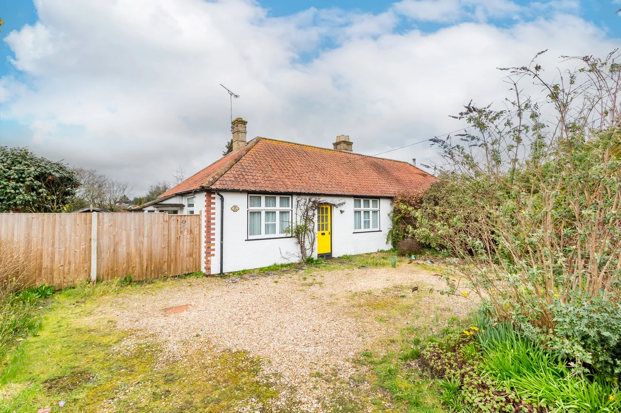 2 bed house for sale — 15 Woolsbridge Road, St. Leonards, Ringwood, BH24 2LP