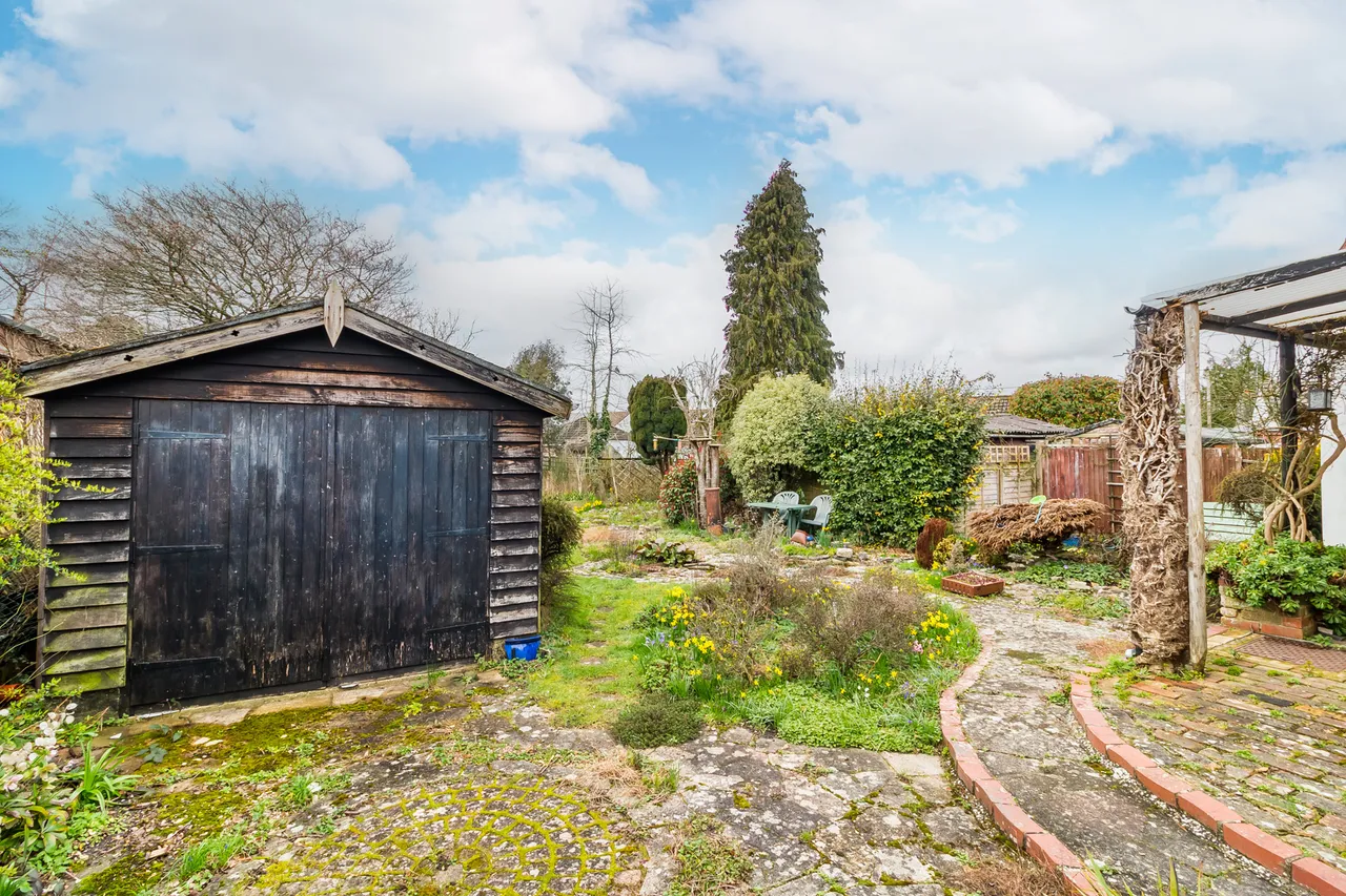 15 Woolsbridge Road, St. Leonards, Ringwood, BH24 2LP, photo 12