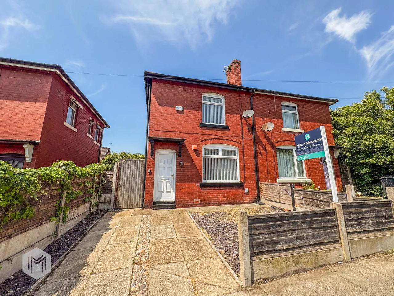2 bed house for sale — Willow Street, Bury, BL9 7QZ