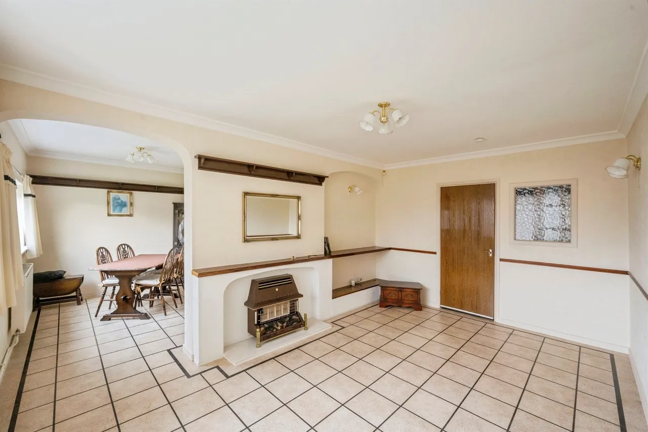 Gayton Close, Balby, Doncaster, photo 2