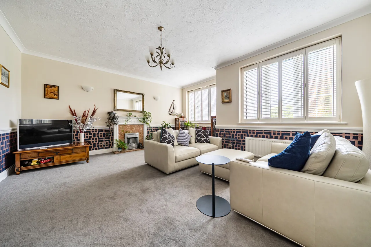Tudor Close, Chichester, PO19, photo 5