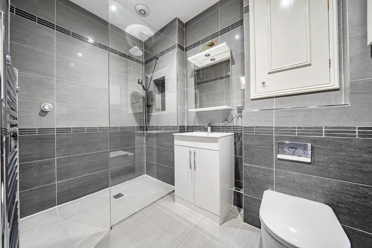 Tudor Close, Chichester, PO19, photo 8