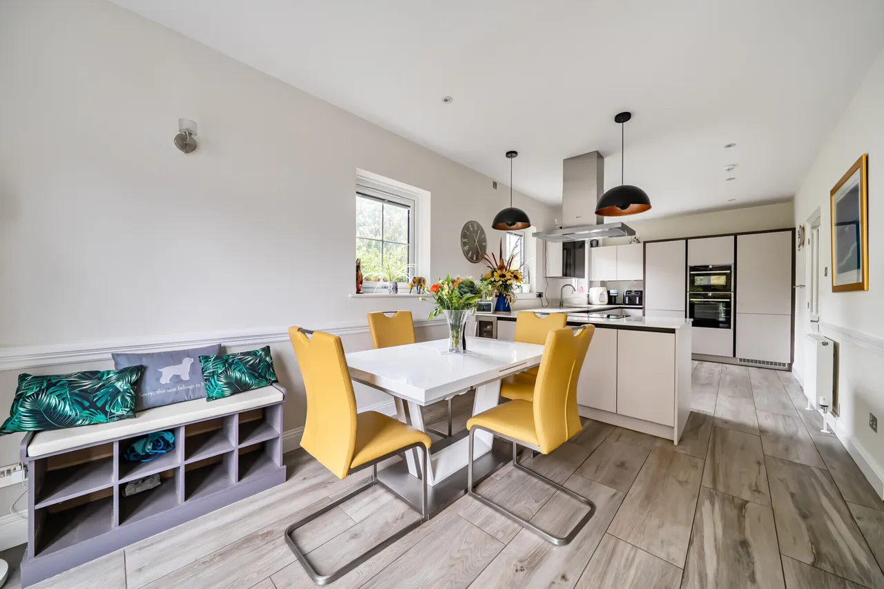 Tudor Close, Chichester, PO19, photo 4