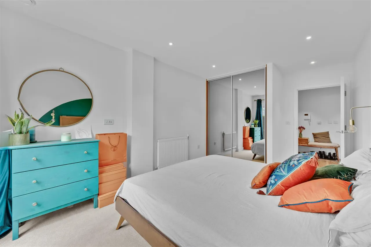 Neasden Lane, Neasden, NW10, photo 8