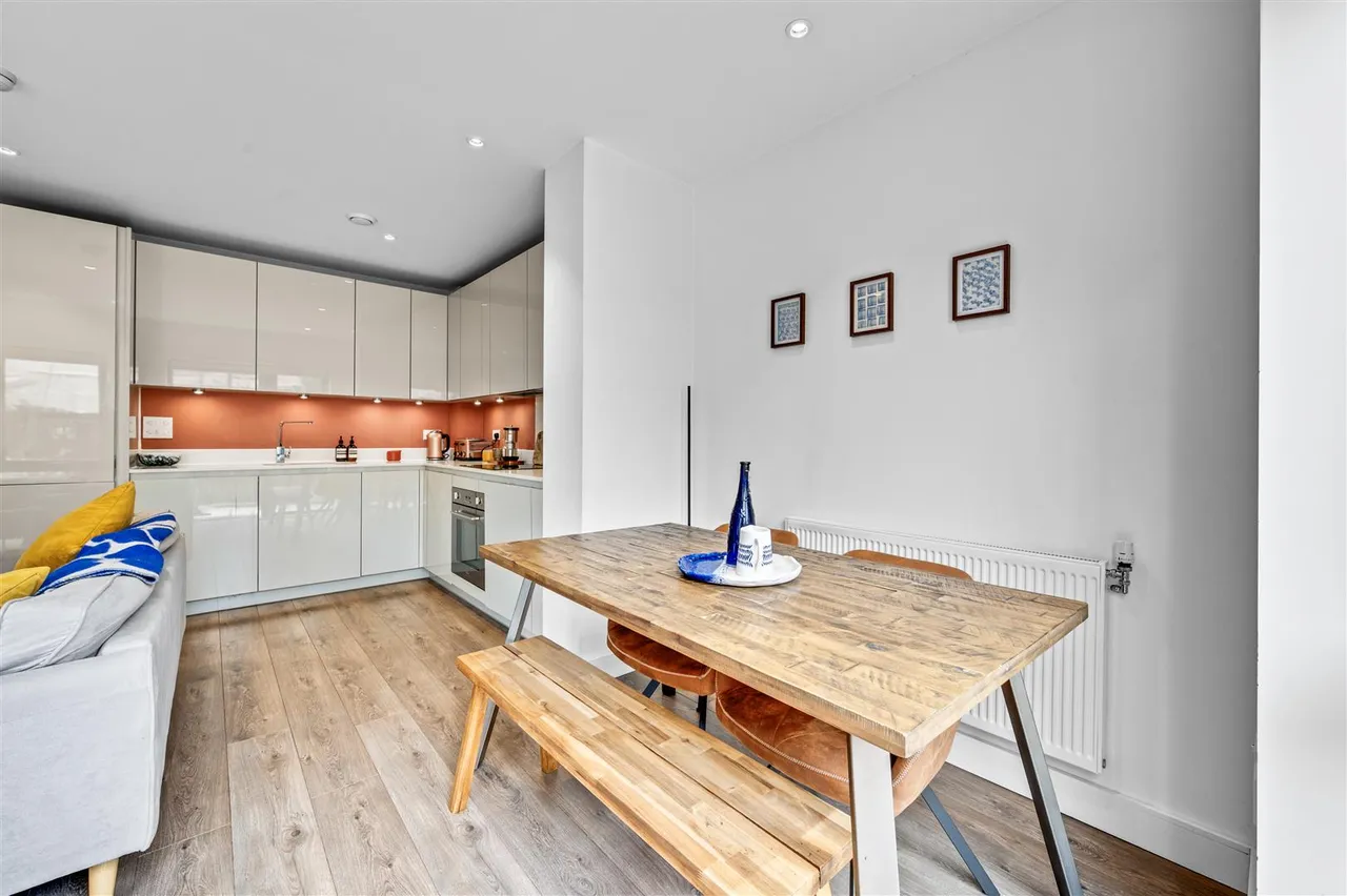 Neasden Lane, Neasden, NW10, photo 4