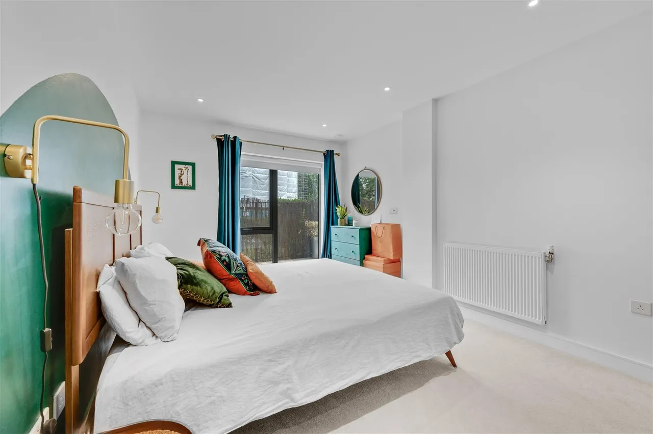 Neasden Lane, Neasden, NW10, photo 9